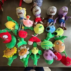 Plant vs Zombie Plushies Set